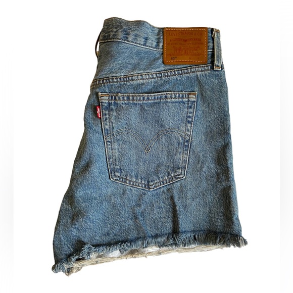 Levi’s 501 High Rise Denim Short Light Wash - Picture 3 of 11